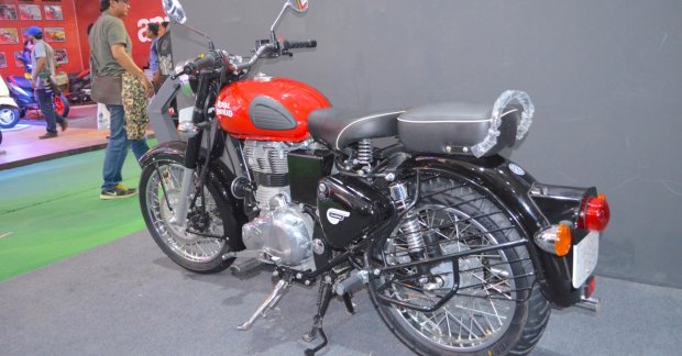 Royal Enfield Classic 350 Redditch Red at the Nepal Auto 