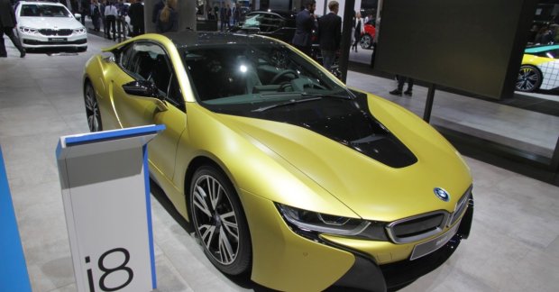 BMW i8 Protonic Frozen Yellow Edition showcased at IAA 2017 - Live