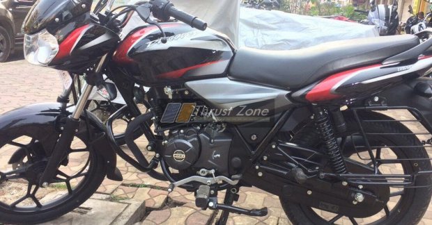 2018 Bajaj Discover 125 spied; India launch on January 10 