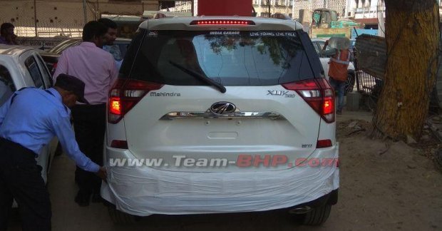 2018 Mahindra XUV500 (facelift) exterior revealed