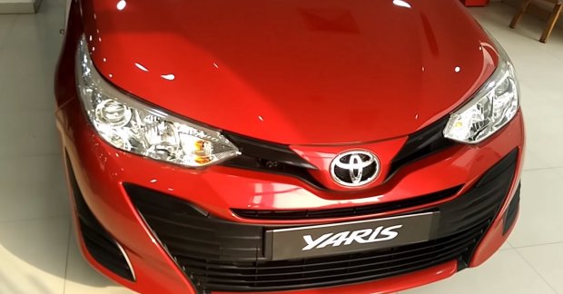 Base-spec Toyota Yaris J spotted at a dealership [Video]