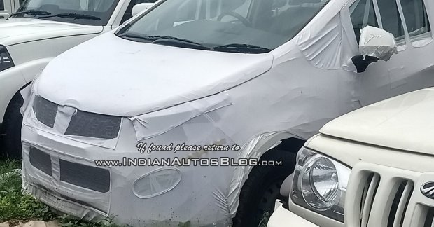 Mahindra Marazzo starts spotted at a yard, shows its interior