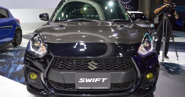 Super Black Pearl Custom Suzuki Swift - Motorshow Focus