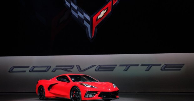 Mid-engine 2020 Chevrolet Corvette Stingray breaks cover 