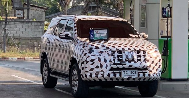 India-bound 2021 Toyota Fortuner (facelift) spied for the 