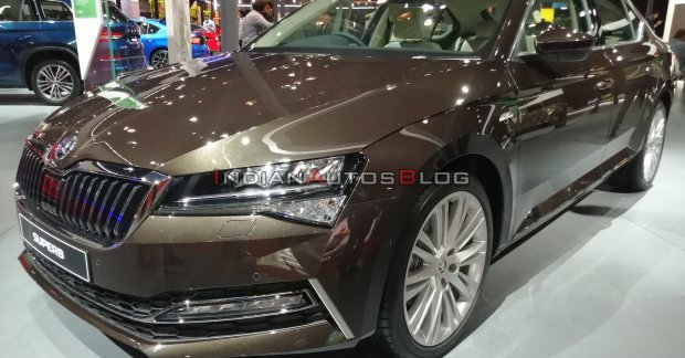 2020 Skoda Superb (facelift) - Live From Auto Expo 2020