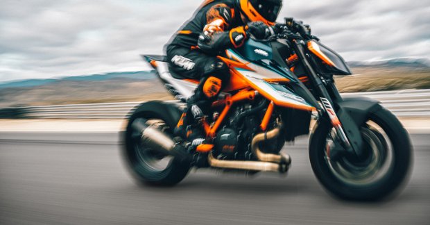 KTM 1290 Super Duke RR Revealed - Has 180hp, Weighs 180kg [Video]