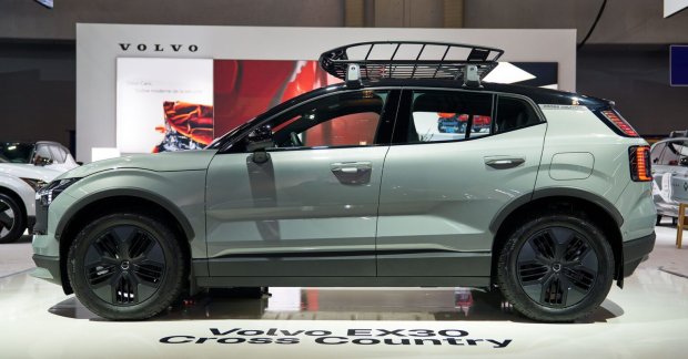 Volvo EX30 Cross Country Makes Canadian Auto Show Debut
