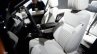 2017 Land Rover Discovery front seats