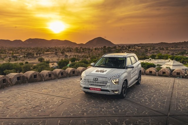 Hyundai Alcazar Front Quarter 2