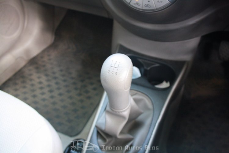 The gear knob moves around when you accelerate.
