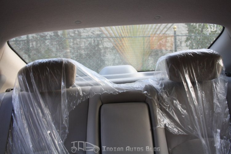 The rear visibility is good, rear parking sensors would have been appreciated as this is a long car