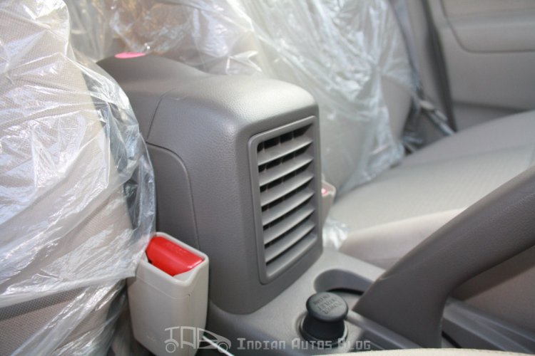 The fan sucks air from the front and delivers it to the rear passengers - These are no aircon vents