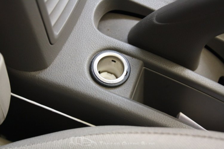 12V Power socket is helpful if you are a blogger and this is your test car!