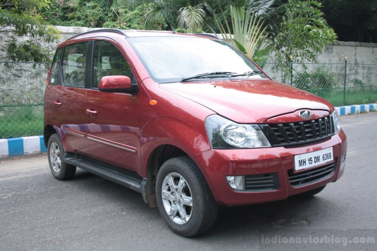 Mahindra Quanto front quarter