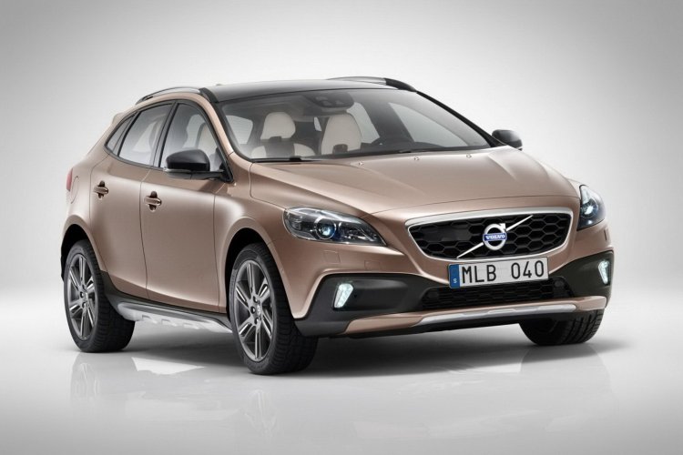 volvo crossover launch