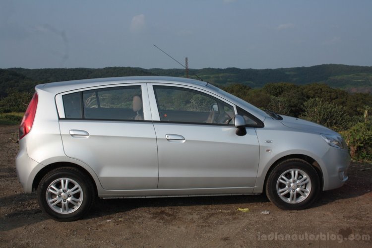 Chevrolet Sail U-VA side profile