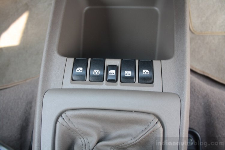 Chevrolet Sail U-VA power window switches