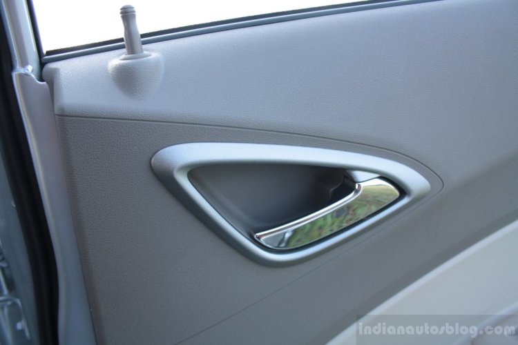 Chevrolet Sail U-VA door lock and release