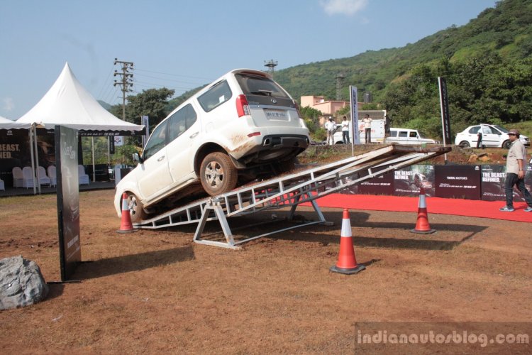 Tata Safari Storme See saw