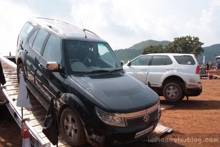 Tata Safari Storme steep incline