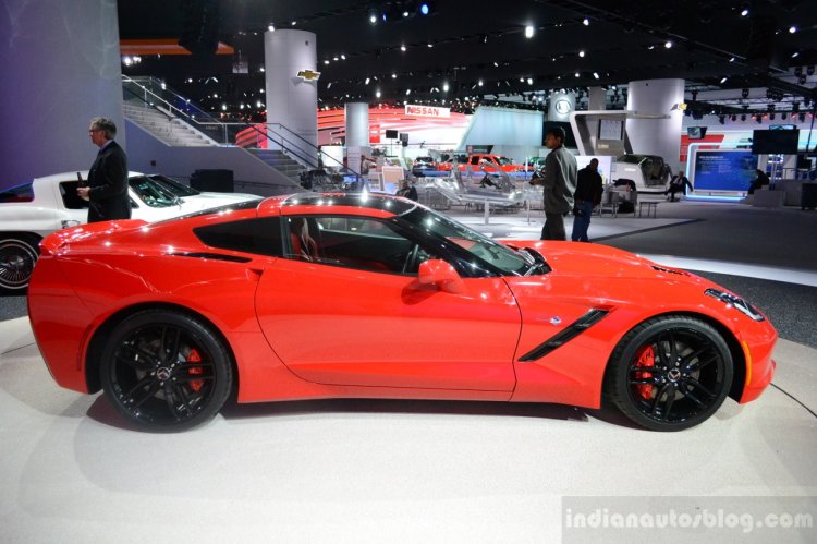 Chevrolet Corvette Stingray side