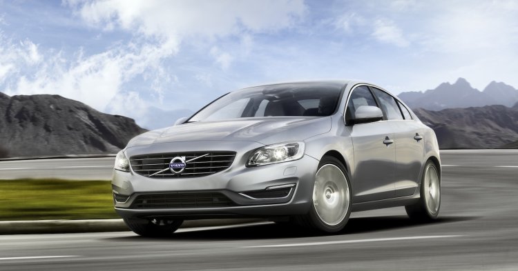 2014 Volvo S60 facelift front three quarters