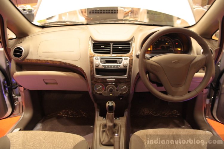 chevrolet sail sedan dashboard