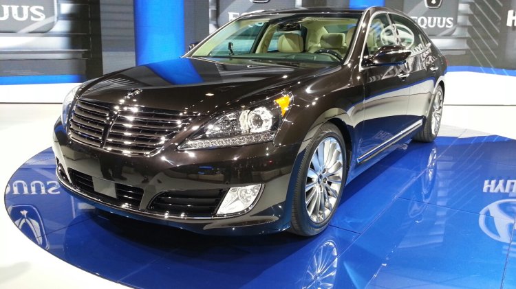 2014 Hyundai Equus front quarter left