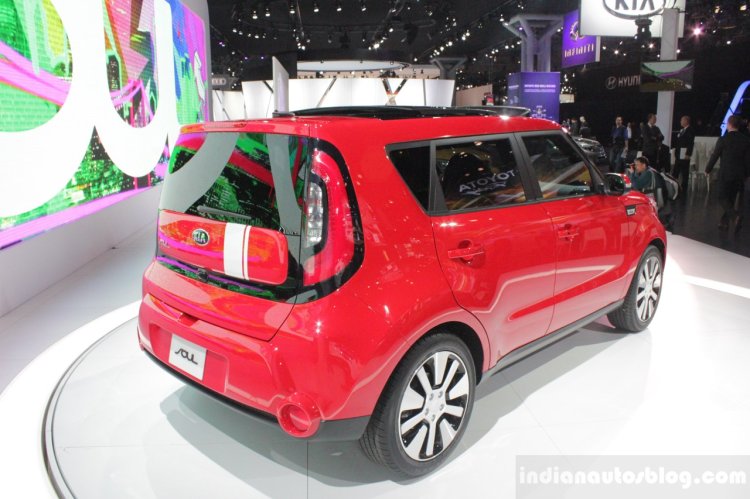 2014 Kia Soul rear three quarters red shade