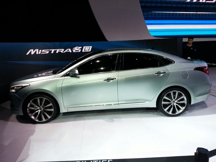 Hyundai Mistra side profile at the 2013 Auto Shanghai