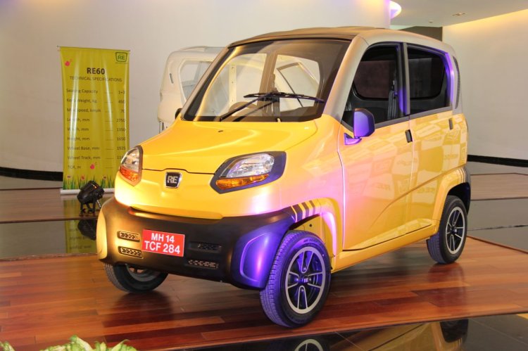 Bajaj RE60 front three quarters right