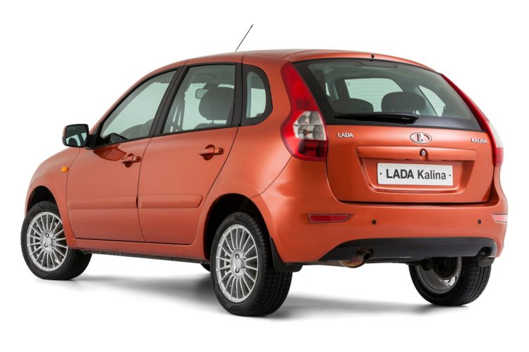 2013 Lada Kalina rear three quarters