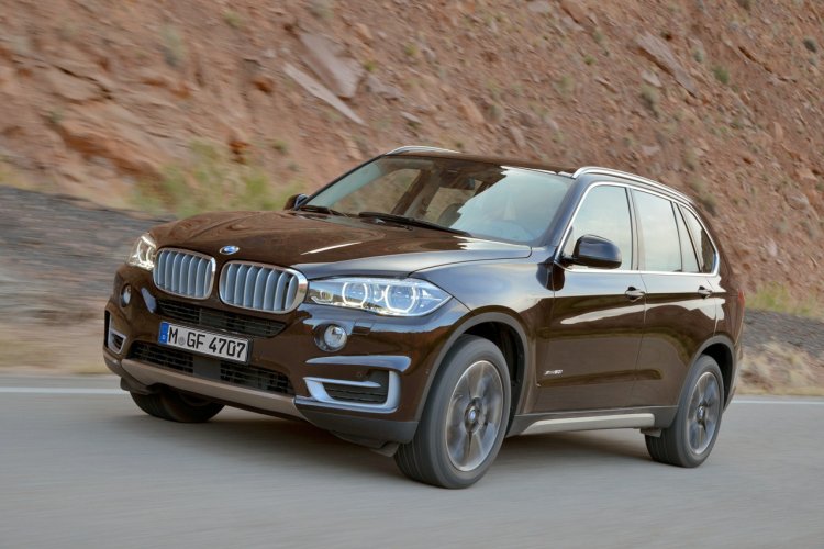 2014 BMW X5 brown front three quarter left