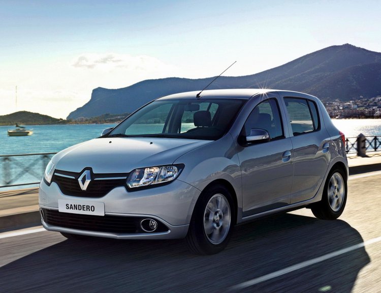 2014 Renault Sandero front three quarters