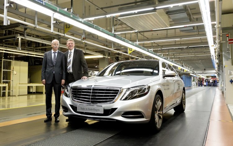 2014-Mercedes-Benz-S-Class-production-start-assembly-line