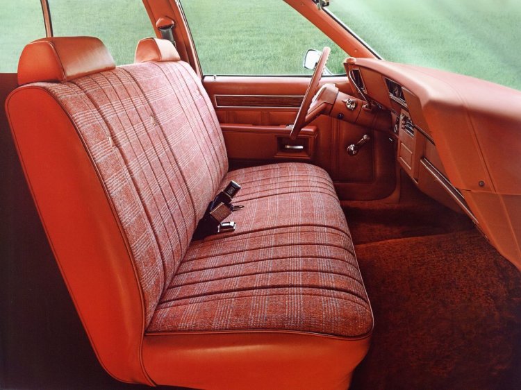 Front bench seat in a car