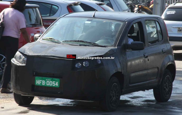 Front of the 2015 Fiat Uno spied in Brazil