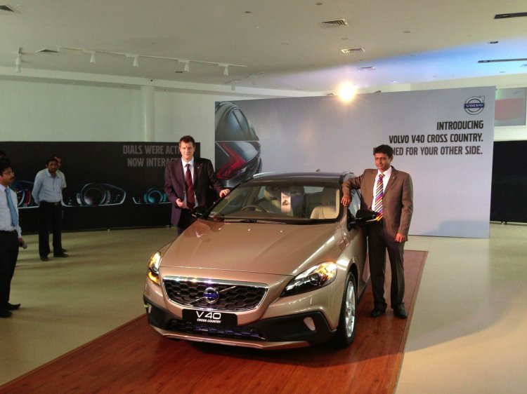 Front of the Volvo V40 Cross Country launched in India