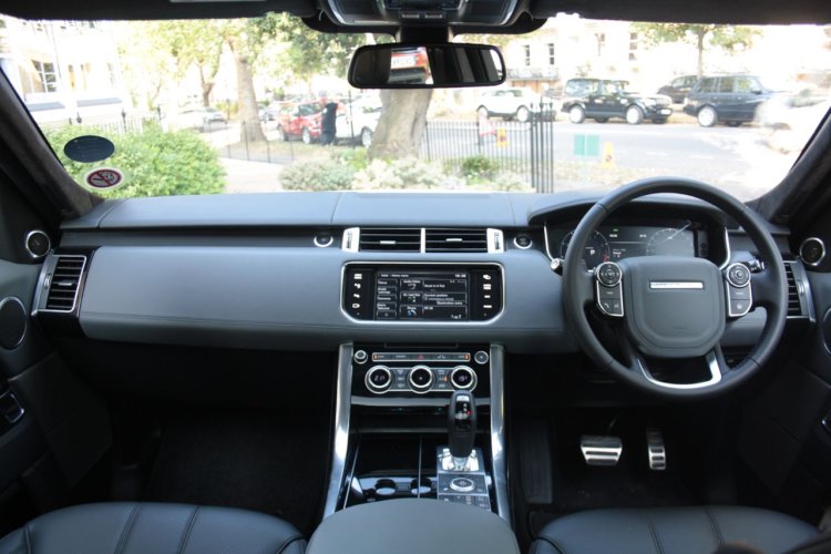 2014 Range Rover Sport dashboard