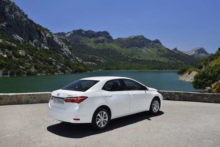 2014 Toyota Corolla European specification (52)