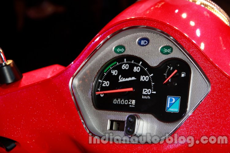 Speedometer of the Vespa VX 125