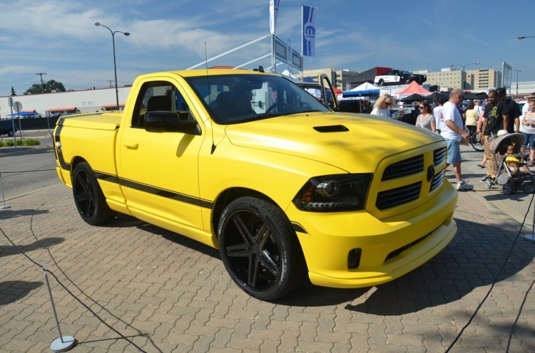Front right three quarter of the Ram Rumble Bee Concept