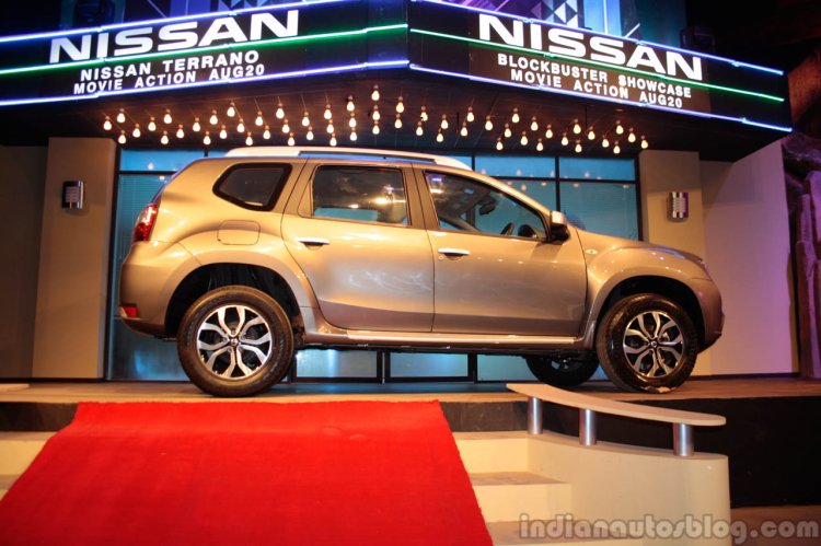 Nissan Terrano side