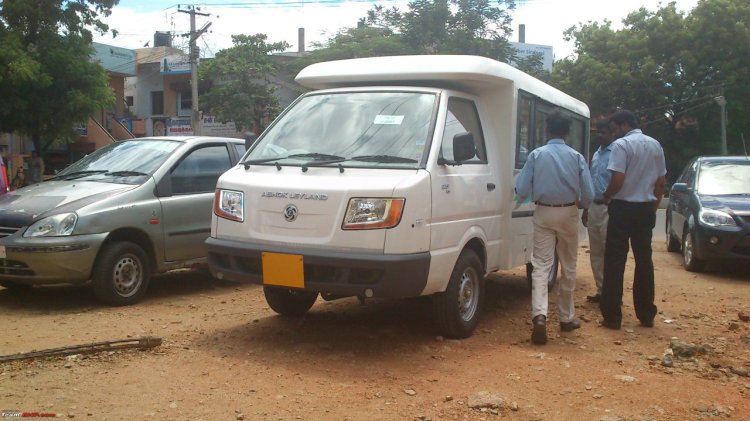 Ashok Leyland Dost Express front