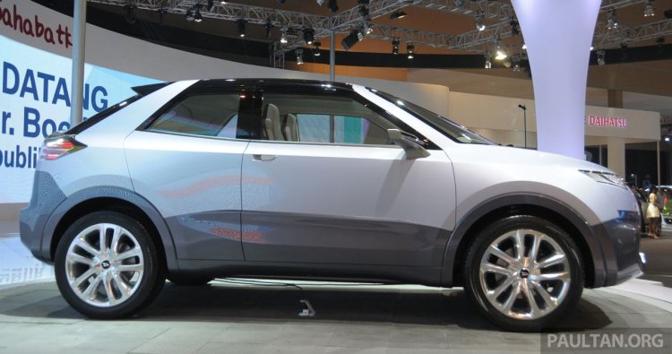 Daihatsu CUV Concept side view