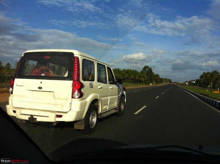 Facelifted Mahindra Scorpio bootlid