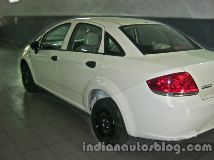 Fiat Linea Classic rear three quarters