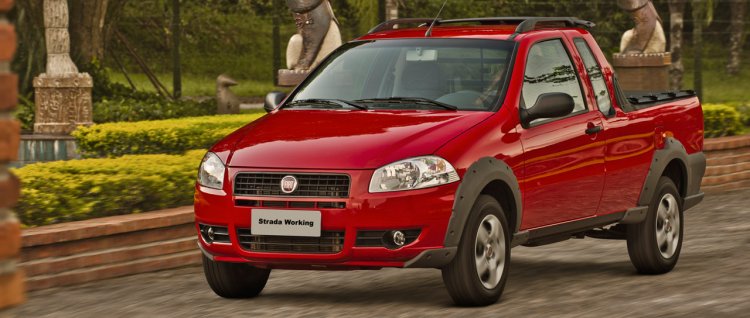 Fiat Strada Working front three quarters