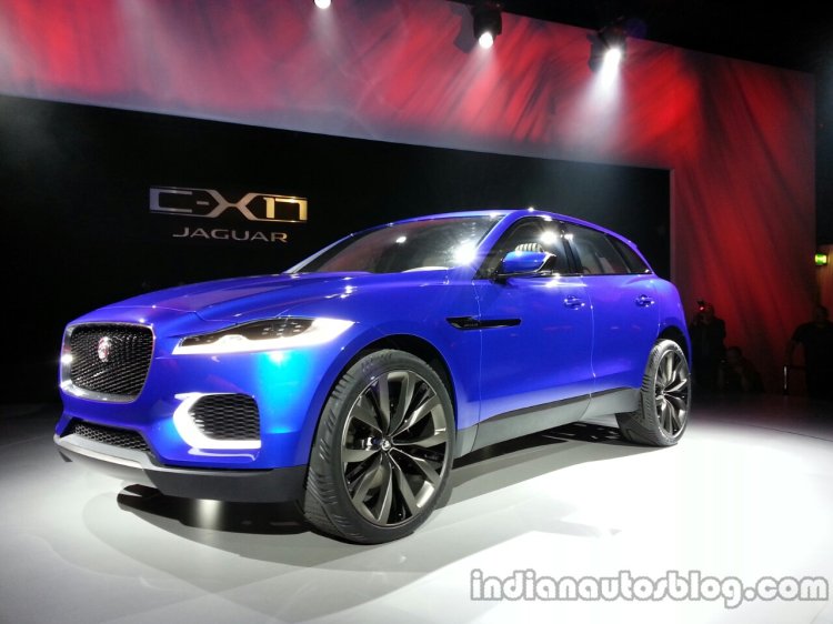 Front left three quarter of the Jaguar CX-17 Concept